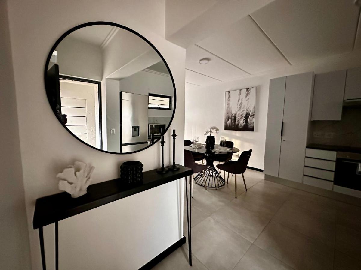 Stylish Executive Apartment With Power Backup Johannesburg Exterior foto