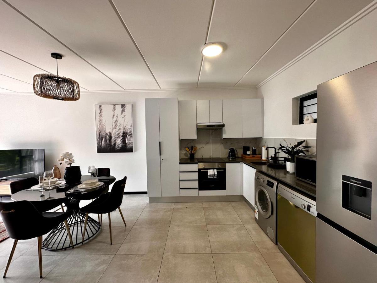 Stylish Executive Apartment With Power Backup Johannesburg Exterior foto