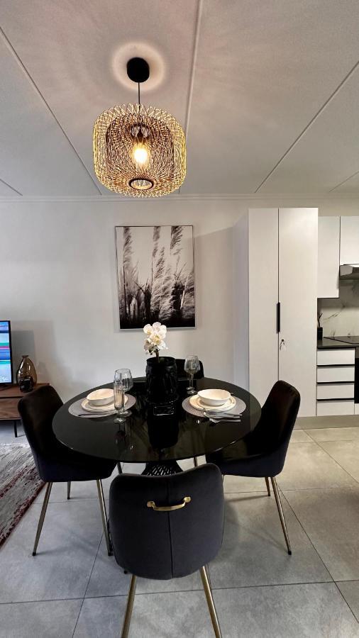 Stylish Executive Apartment With Power Backup Johannesburg Exterior foto